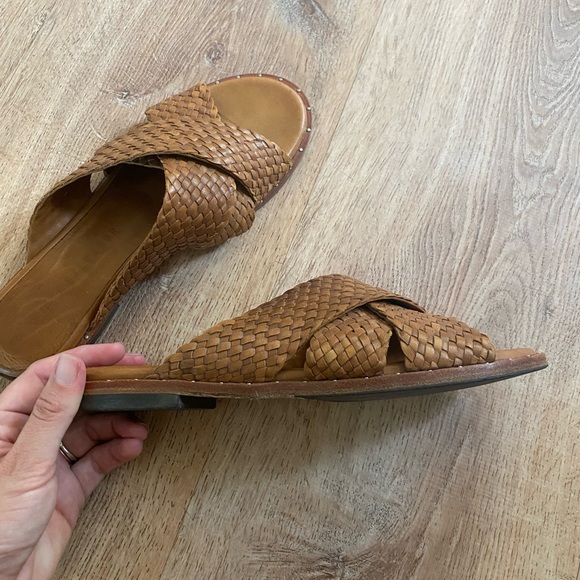 Freda Salvador  size 8 slides - Picture 5 of 6